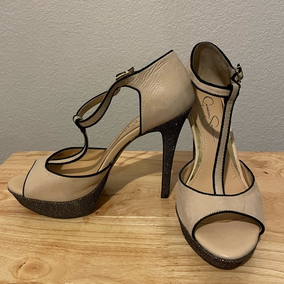 Jessica Simpson Shoes - Jessica Simpson tan heel size 9